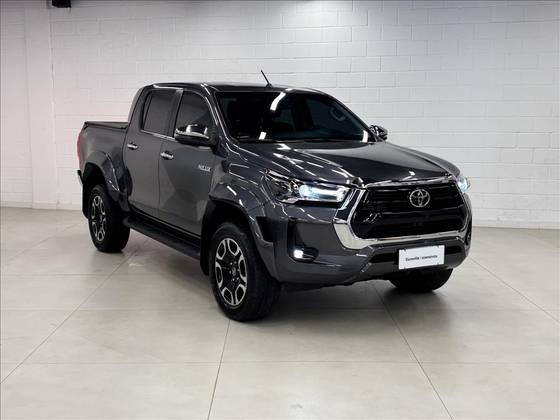 TOYOTA HILUX 2.8 D-4D TURBO DIESEL CD SRX PLUS 4X4 AUTOMÁTICO